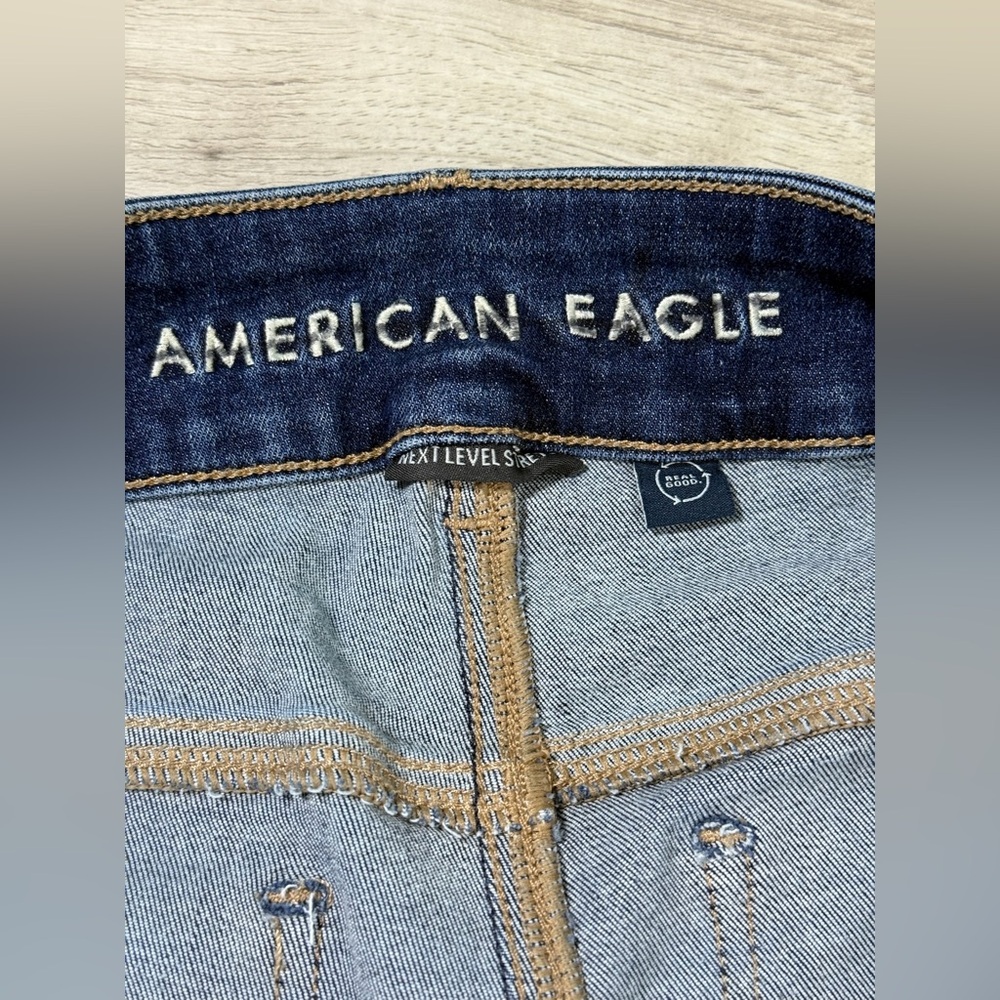 American Eagle artist crop - Picture 8 of 11
